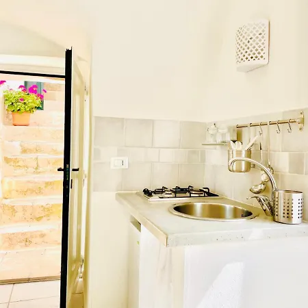 White Stone- La Nicchia *