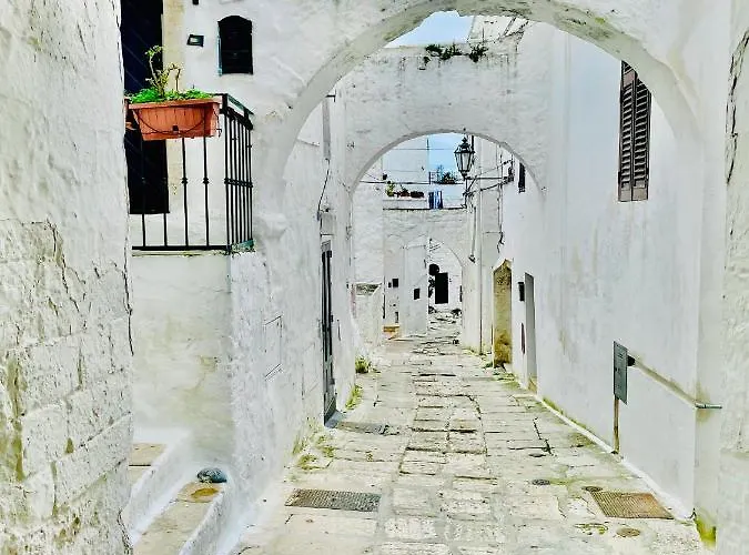 White Stone- La Nicchia Ostuni