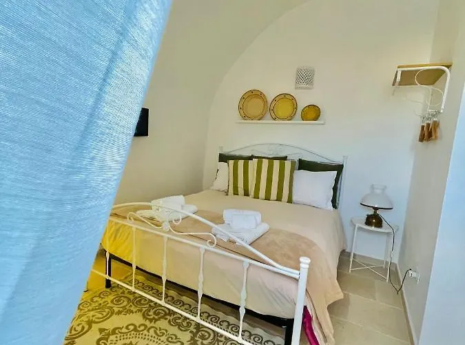 White Stone- La Nicchia Daire